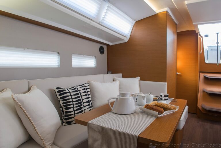 εσ_AX70039by Andronikos Chatzikostis